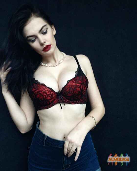 Алена Викторовна Якимчук фото №1167572. Завантажено 18 Січня 2018