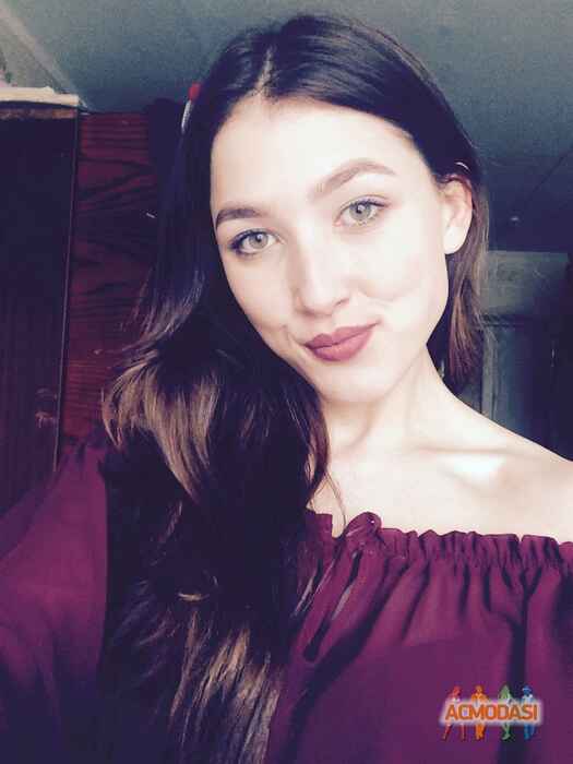 Каріна Віталіївна Семьонова фото №1115366. Завантажено 09 Жовтня 2017