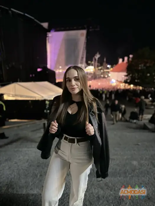 Ангеліна  Модвал фото №1750117. Завантажено 25 Листопада 2025