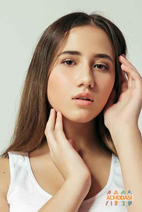 Аня Володимирівна Губенко фото №1013758. Завантажено 30 Січня 2017