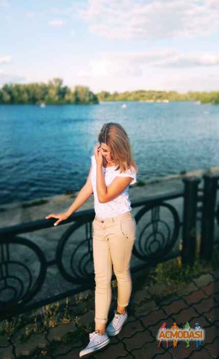 Юлія В
