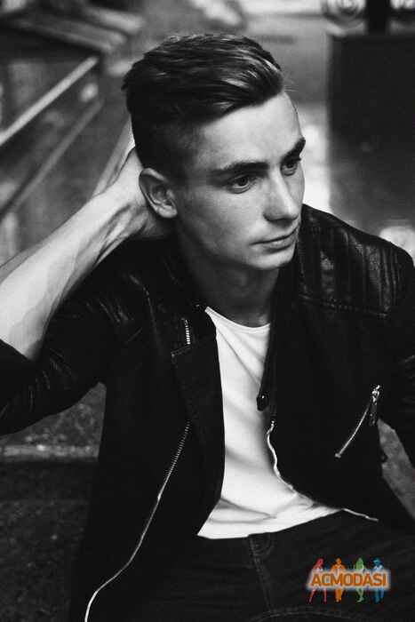 Евгений Олегович Гонтаренко фото №1105961. Завантажено 18 Вересня 2017