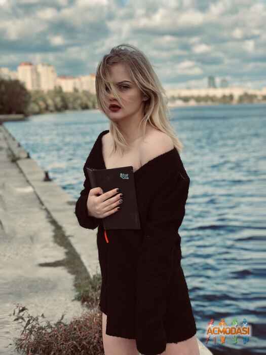 Tanya  Holts фото №1317432. Завантажено 05 Листопада 2018
