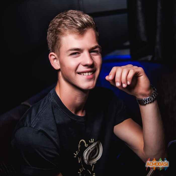 Коля Геннадійович Запорожченко фото №1115522. Завантажено 10 Жовтня 2017