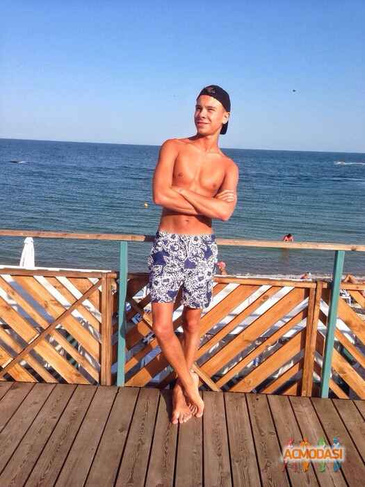 Артем Романович Ярохно фото №1211875. Завантажено 23 Березня 2018