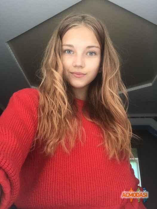 Діана Валентинівна Вакуленко фото №1479102. Завантажено 23 Листопада 2019