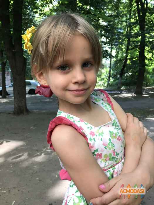Polina   фото №1241115. Завантажено 06 Червня 2018