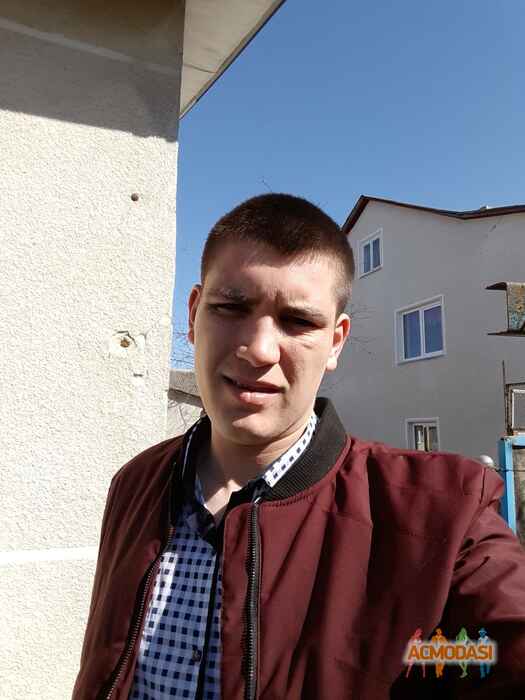 Назар Богданович Сигловий фото №1223122. Завантажено 22 Квітня 2018