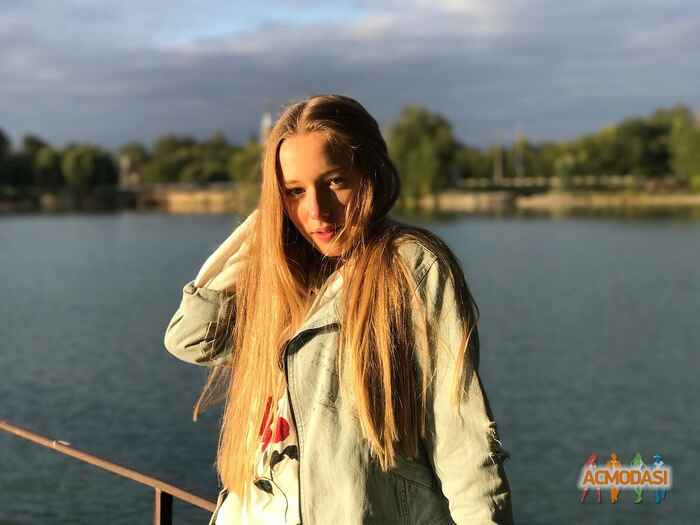 Даша Романовна Слободяник фото №1151948. Завантажено 12 Грудня 2017