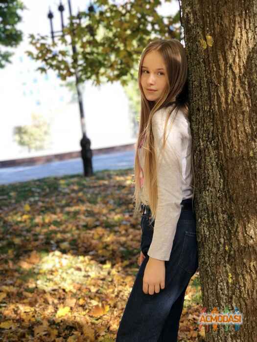 Ангеліна Олегівна Ухнальова-Ярошевич фото №1495186. Завантажено 09 Січня 2020