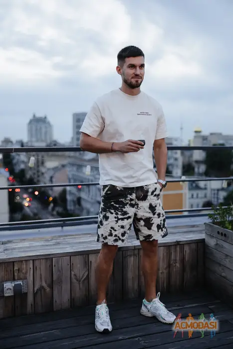 Влад  Тарасенко фото №1749900. Завантажено 22 Листопада 2025