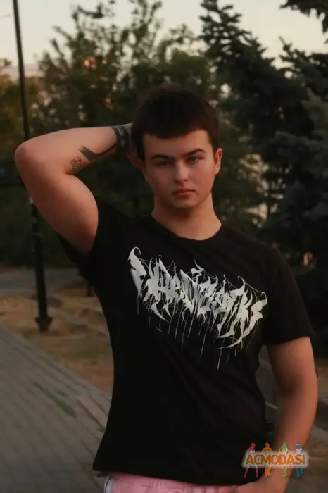 Максим  Бурко фото №1746636. Завантажено 30 Серпня 2025