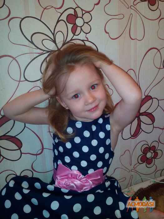 Юличка  Куценко фото №1077413. Завантажено 11 Липня 2017