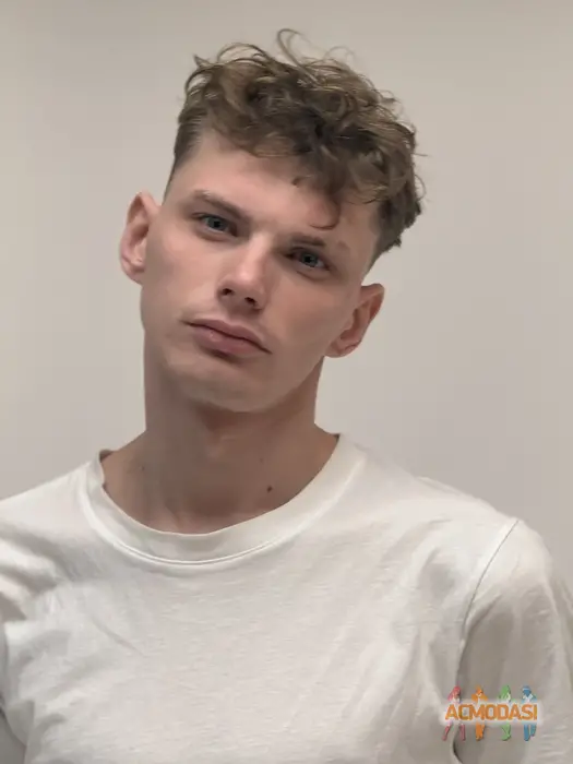 Максим  Петруха фото №1750976. Завантажено 31 Грудня 2025