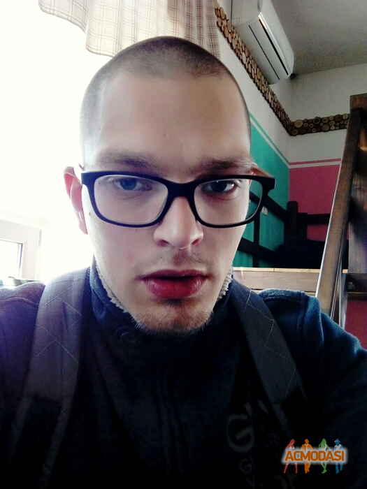 Ярослав Вікторович Хитрий фото №1389713. Завантажено 15 Квітня 2019