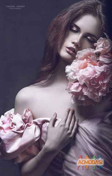 Helena  Lee фото №622605. Завантажено 26 Березня 2014