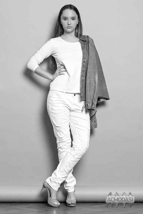 Уляна Вфлеріївна Журавльова фото №1051806. Завантажено 09 Травня 2017