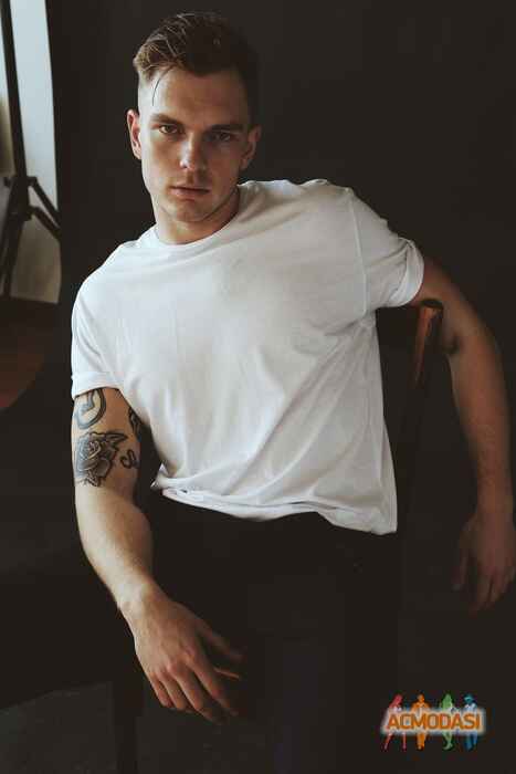 Максим   фото №1145128. Завантажено 29 Листопада 2017