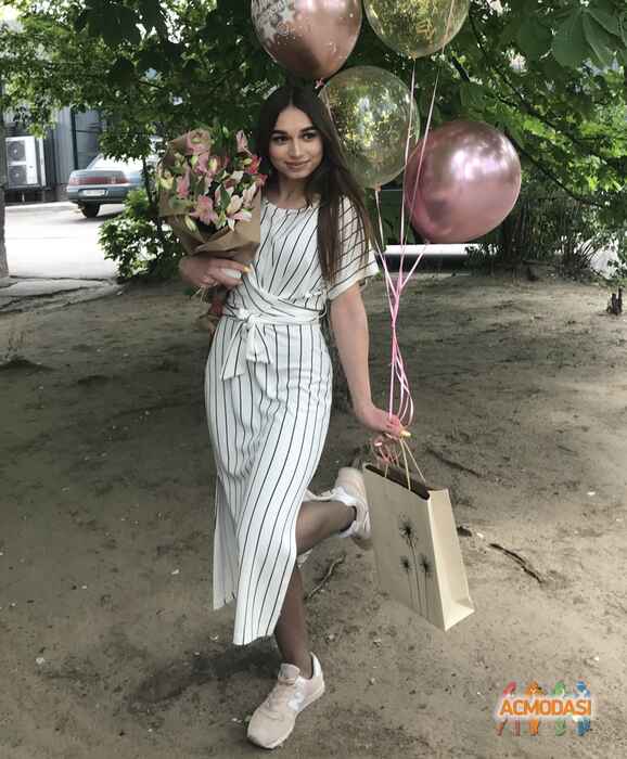 Лариса Олександрівна Левицька (псевд) фото №1529362. Завантажено 13 Травня 2020