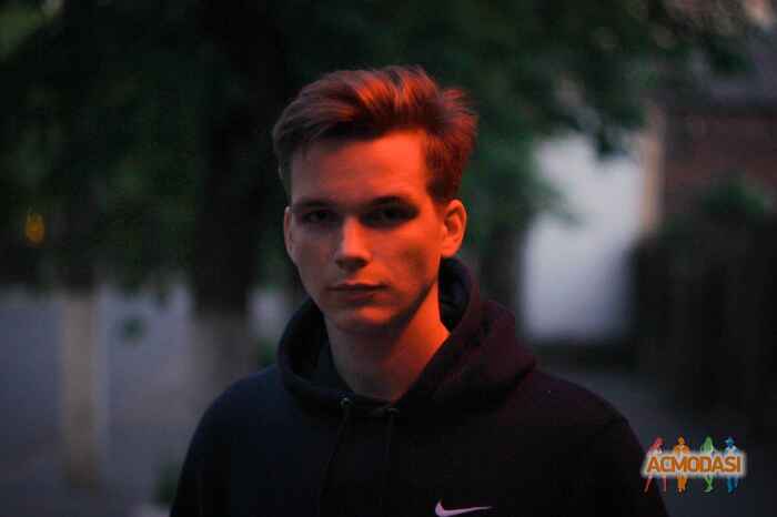 Макс Валерьевич Волосовский фото №1063877. Завантажено 08 Червня 2017