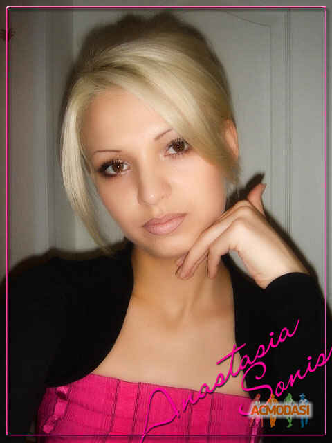 Сонис  Анастасия фото №7831. Завантажено 17 Жовтня 2008