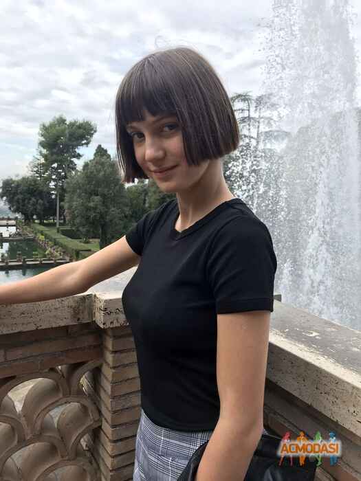 Іванна Денисівна Десятник фото №1500526. Завантажено 23 Січня 2020