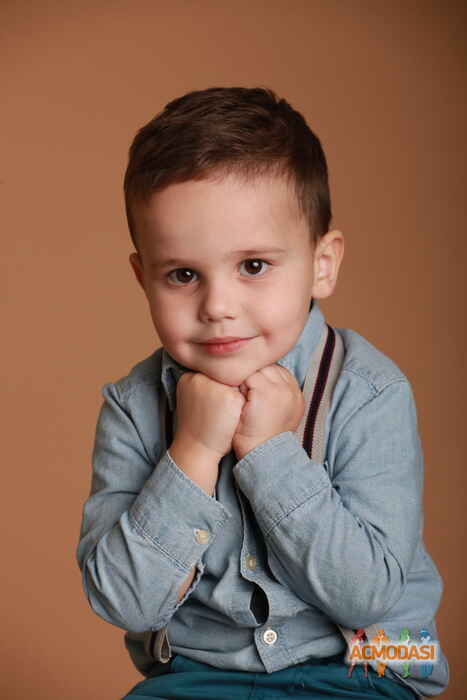 Артем Володимирович Мірошніченко фото №1174943. Завантажено 29 Січня 2018