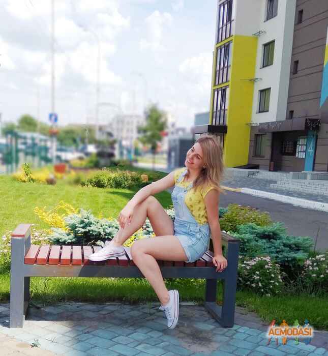 Юлія В