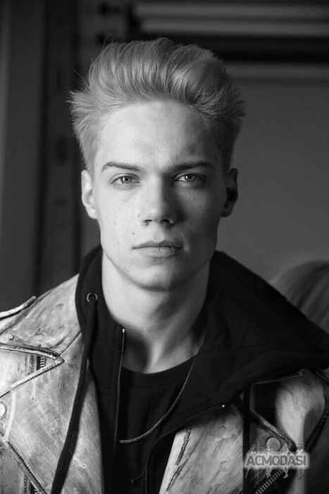 Евгений Викторович Капрелов фото №1492025. Завантажено 29 Грудня 2019