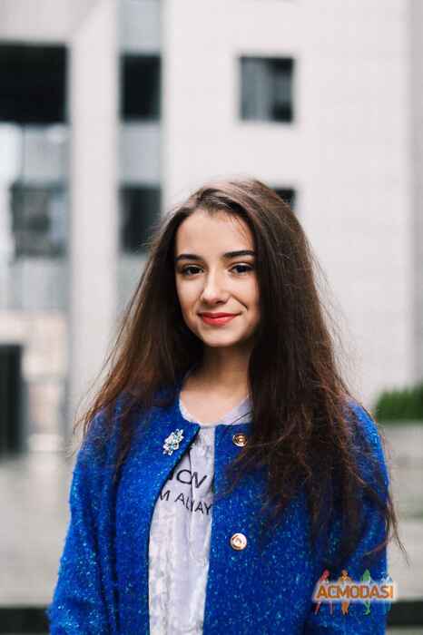 Екатерина Олеговна Семичаловская фото №1048438. Завантажено 28 Квітня 2017