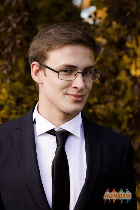 Денис Сергійович Колесник фото №853120. Завантажено 19 Листопада 2015