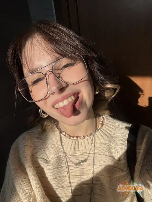 Стендап  Соколовська фото №1744157. Завантажено 15 Червня 2025