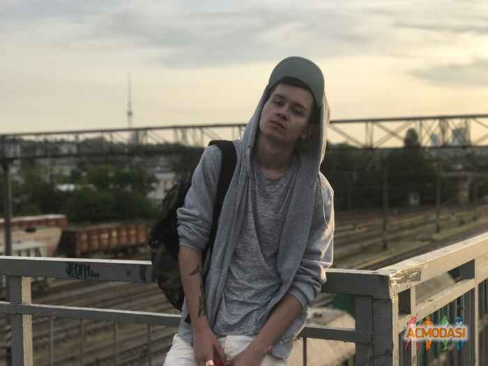 Денис  Кринко фото №1063863. Завантажено 08 Червня 2017