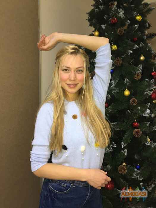 Шпіца  Роксолана фото №756362. Завантажено 19 Жовтня 2014