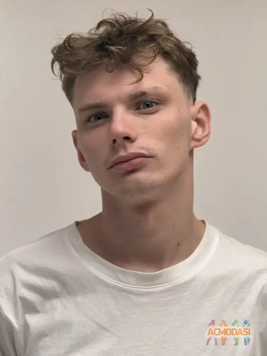 Максим  Петруха фото №1750975. Завантажено 31 Грудня 2025