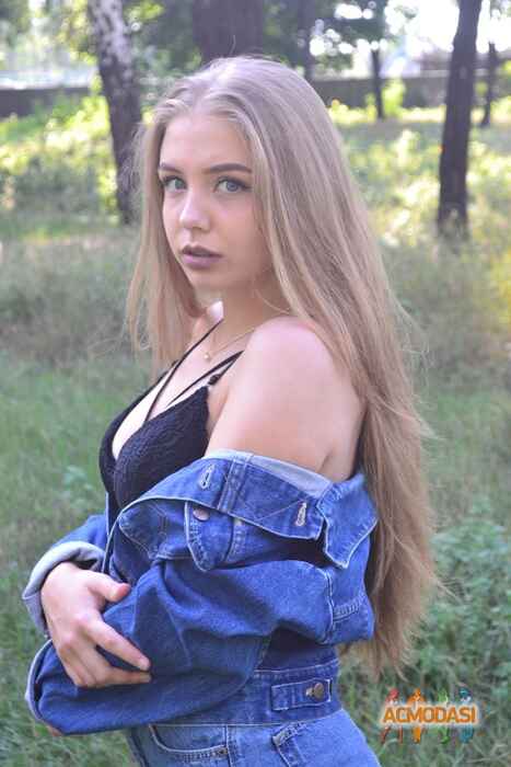 Яна Вячеславівна Синельник фото №1323486. Завантажено 16 Листопада 2018