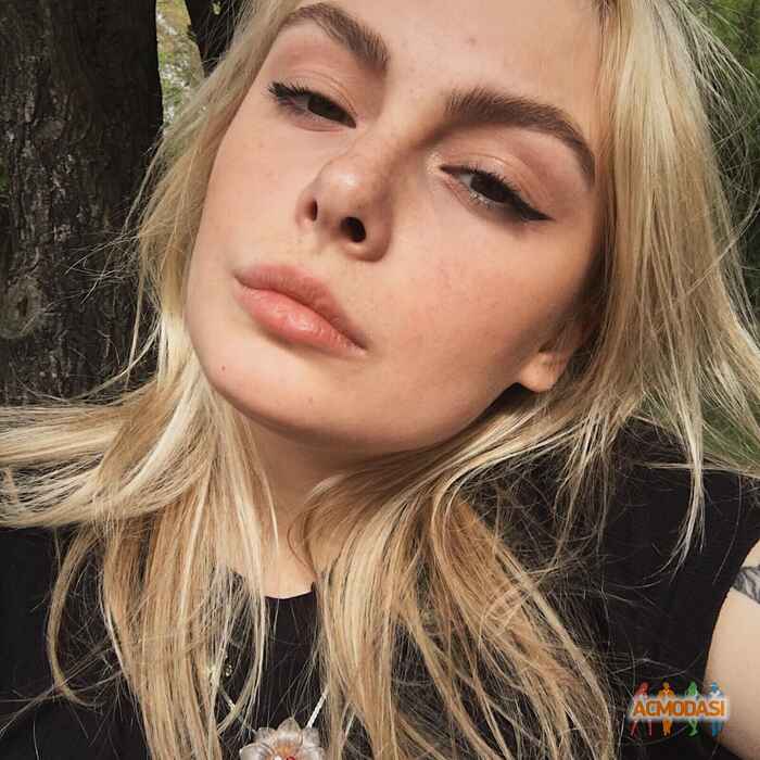 Лена Олеговна Коломиец фото №1413834. Завантажено 23 Червня 2019