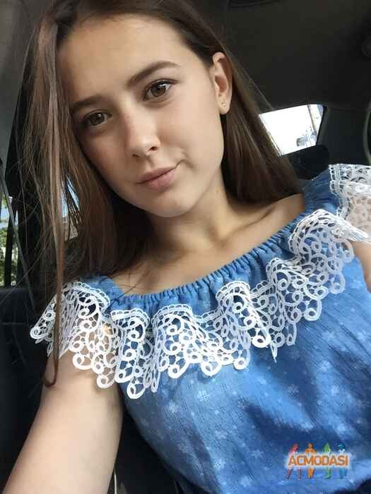 Олена Борисівна Сварник фото №1144566. Завантажено 28 Листопада 2017