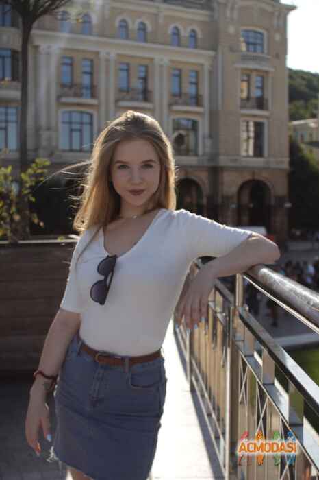 Олена В