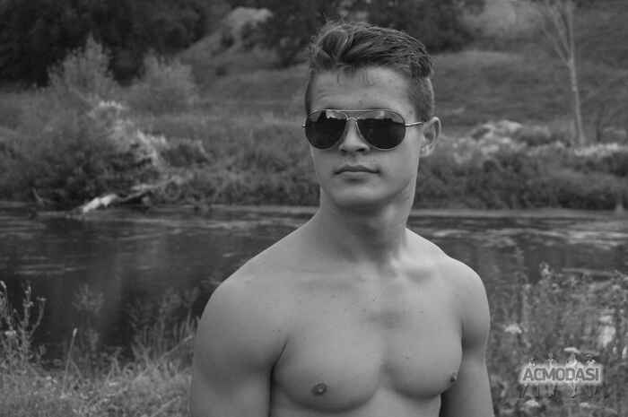 Артем Вікторович Окулич фото №883924. Завантажено 22 Лютого 2016
