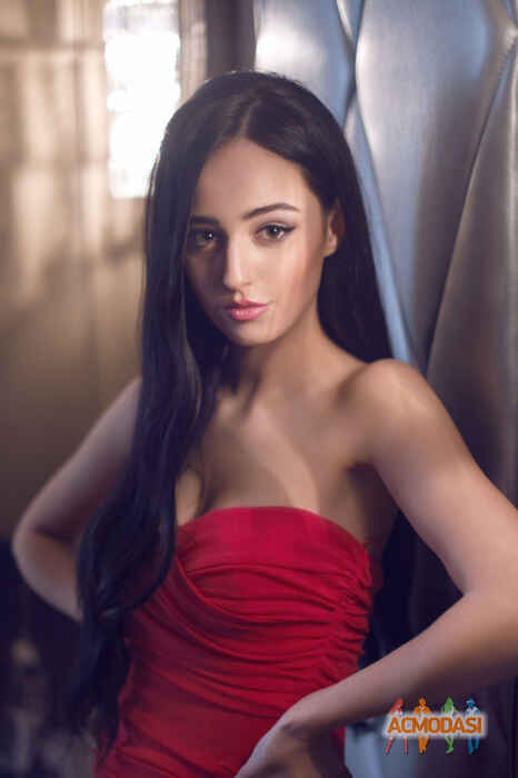 Полина  Таровская фото №927904. Завантажено 03 Липня 2016