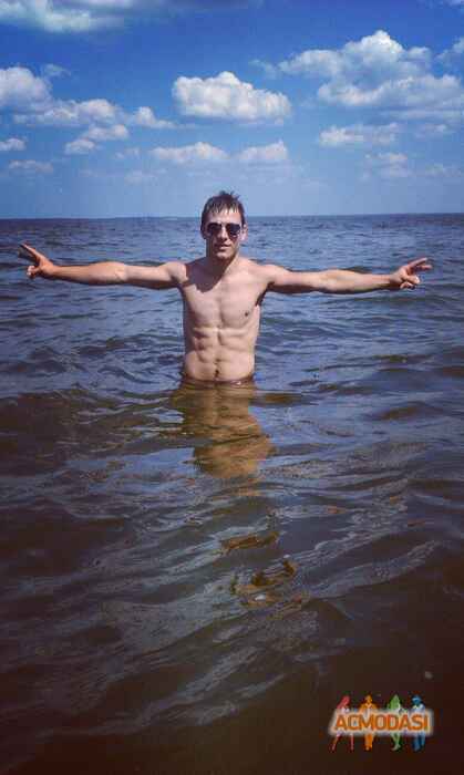 Коля Анатолійович Олійник фото №1159743. Завантажено 04 Січня 2018