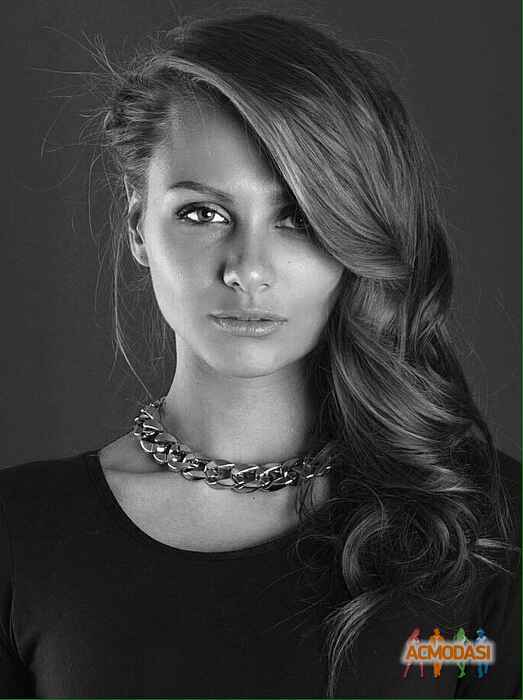 Яна Валентиновна Макарчук фото №1091344. Завантажено 14 Серпня 2017