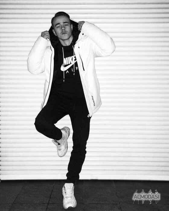 Богдан Анатолійович Максименко фото №1525643. Завантажено 28 Квітня 2020