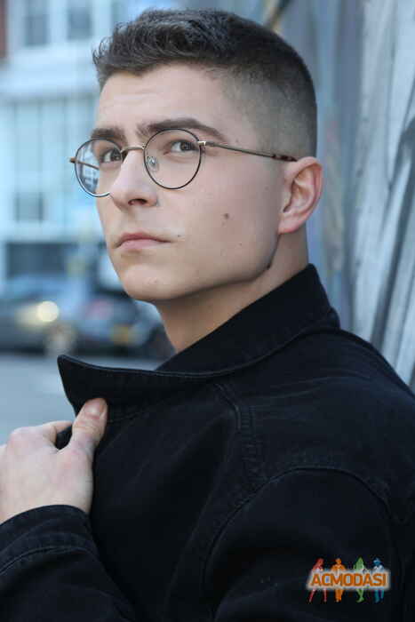 Роберт Викторович Урбанович фото №1527823. Завантажено 06 Травня 2020