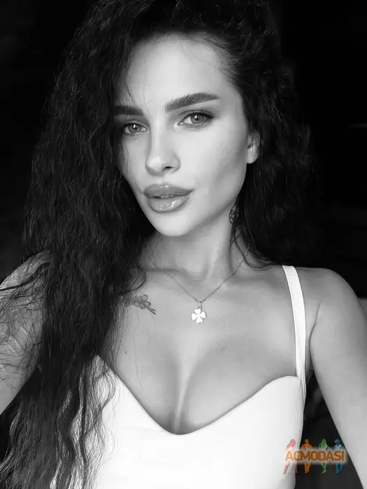 Аміна  Каіра фото №1745774. Завантажено 02 Серпня 2025