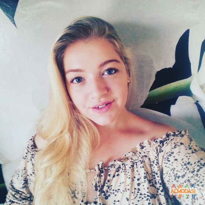 Эвеліна Серверівна Лаврик фото №985514. Завантажено 15 Листопада 2016