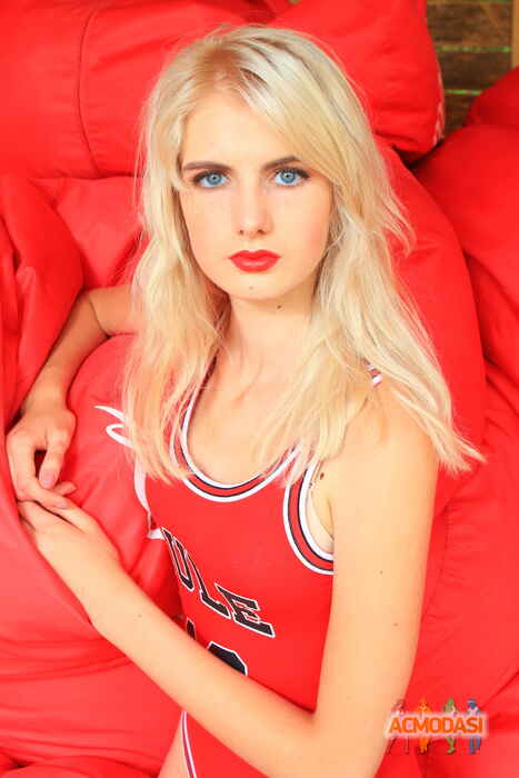 Діана Романівна Лазарчук фото №1083052. Завантажено 25 Липня 2017