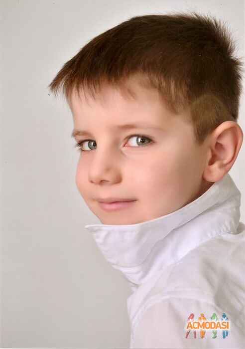 Руслан   фото №1066437. Завантажено 14 Червня 2017