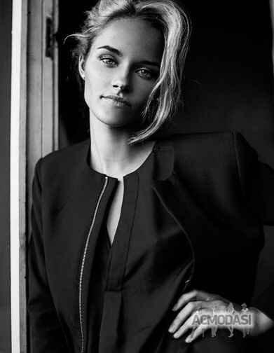 Алёна Андреевна Шоботенко фото №1051303. Завантажено 08 Травня 2017